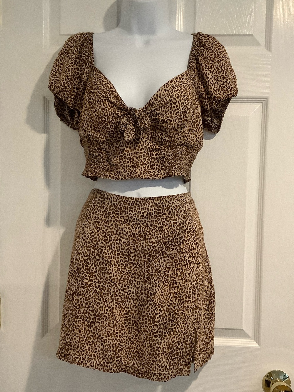 LULUS 2 Piece Animal Print Mobwife Puff Sleeve Cropped Top Mini Skirt Set M/L